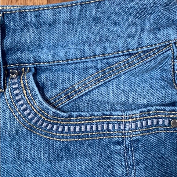 Denim mini skirt size 8 - Picture 3 of 4